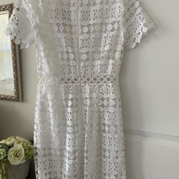 NWT Michael Michael Kors White Geo Lace Pencil Dress, Size 4 - Picture 9 of 16